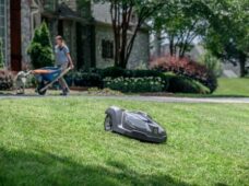 Robô para cortar grama: aposta da Husqvarna