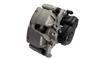 Novo freio de estacionamento elétrico dianteiro amplia espaço interno em carros compactos