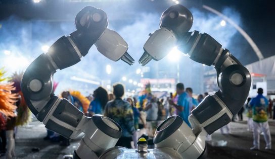Carnaval 4.0: samba e tecnologia, com robôs, chip e código de barras