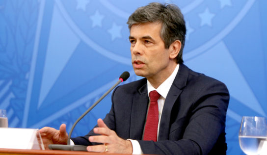 Ministério da Saúde adquire respiradores da indústria nacional e cancela importações