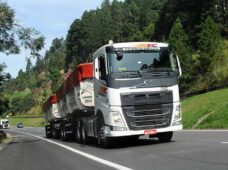 Volvo fornece 200 caminhões para IC Transportes