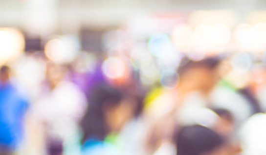 Promotoras de eventos criam campanha para ajudar famílias