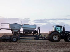 Plantadora dobrável  ganha versão para sementes e fertilizantes