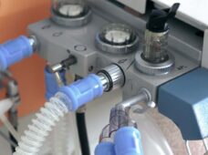 Combate à Covid-19 leva Anvisa a agilizar processos mesmo com aumento da demanda por registros