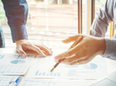 Mercado interno mostra movimento positivo, mas exportações afetam resultados do mês e do semestre