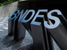 BNDES firma acordos com MInfra e Defesa