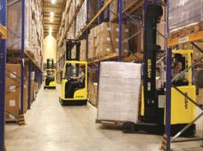 E-book enfoca a escolha da empilhadeira ideal por aplicação