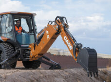Retroescavadeira elétrica tem emissão zero e baixa necessidade de manutenção