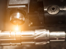 Atividade é diretamente dependente de investimentos do setor industrial