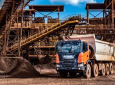 Mineração e a construção pesada ganham caminhão vocacional 10×4