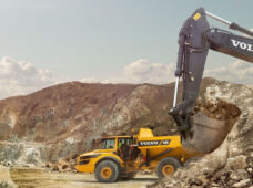 Aumentos de vendas e de participação de mercado de construção são comemorados pela Volvo