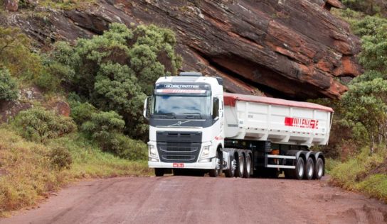 Volvo amplia garantia para peças de reposição da linha amarela e comemora venda de caminhões