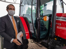 Sistema ID Agro: Entregue primeiro trator com registro