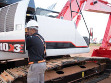 Peças genuínas e mão de obra são determinantes para escavadeiras