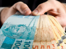 Pandemia refletiu no rendimentos dos trabalhadores, afirma IPEA