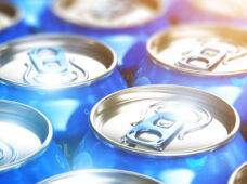 Latas de alumínio: novo desengraxante reduz consumo de energia e água