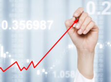 Entrevista: Tendência é de recuperação da economia e estabilização do dólar