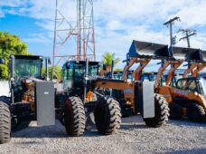 Frota com 15 máquinas para construção entregues para Roraima