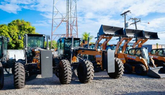 Frota com 15 máquinas para construção entregues para Roraima