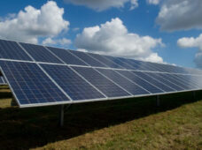 Solução com bateria de atende sistema de energia solar off-grid