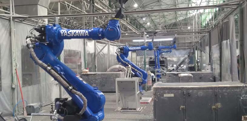 Fabricante de peças técnicas plásticas adquire robôs para lixamento e corte