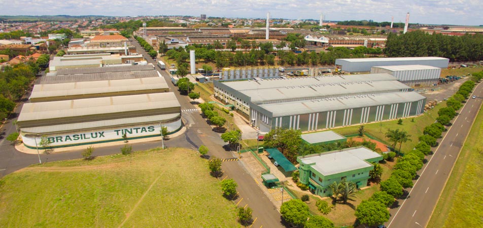 Brasilux expande fábrica visando liderança de mercado