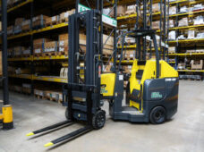 Selecionadora de pedidos elétrica e autônoma pioneira é novidade na intralogística