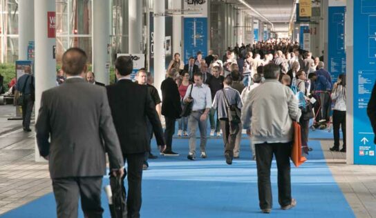 Emo Milano marca retorno de eventos presenciais de bens de capital mecânico