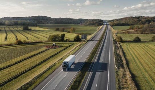 Parceria entre empresas globais para produção de veículos livres de combustíveis fósseis