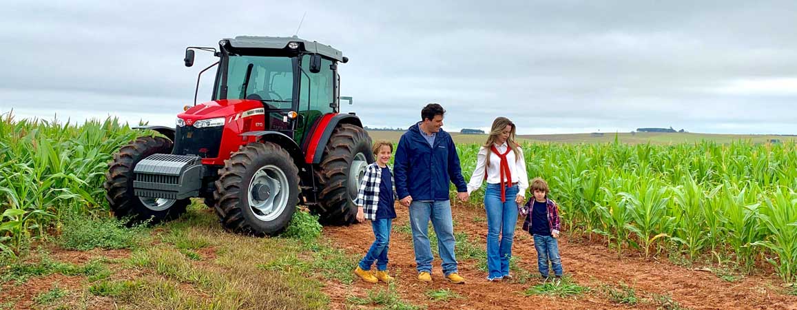 Para comemorar 60 anos no Brasil, fabricante de máquinas agrícolas percorre cidades com expedição