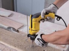 Lançados kits com furadeira de impacto, maleta e brocas, especialmente para os profissionais