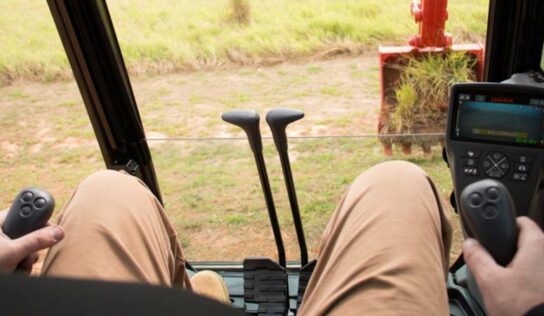 Escavadeiras privilegiam segurança, ergonomia e conforto