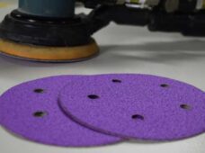 Lixa em grão cerâmico para lixamento de superfícies difíceis