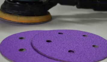 Lixa em grão cerâmico para lixamento de superfícies difíceis