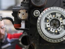 Máquinas agrícolas e de construção ganham motores remanufaturados pela fabricante