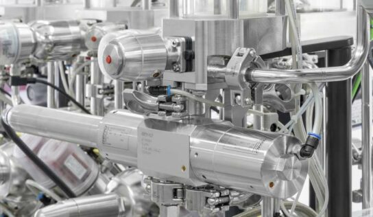 Equipamento calibra volume de bebida a ser envasada, com ganhos para indústria