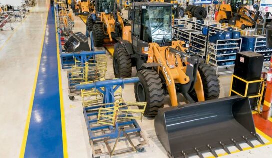 Montadora de máquinas para construção investe em controles de qualidade