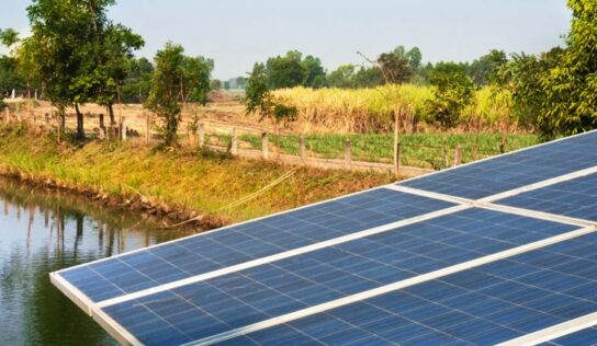 Bombas que utilizam energia solar levam água limpa a locais sem energia elétrica