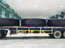 Pneus gigantes Off-Highway para setor todo-o-terreno (OTR) atendem mineradora