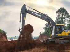 Força de escavação superior com eficiência de combustível