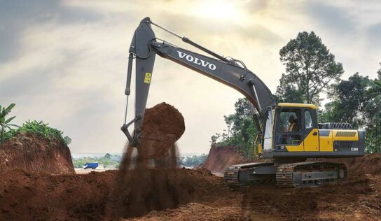 Força de escavação superior com eficiência de combustível