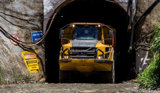 Mineradora investe em interior de mina para garantir acesso à comunicação