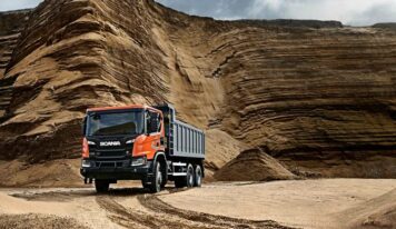 Fabricante de caminhões e ônibus comemora 65 anos com conquista de liderança