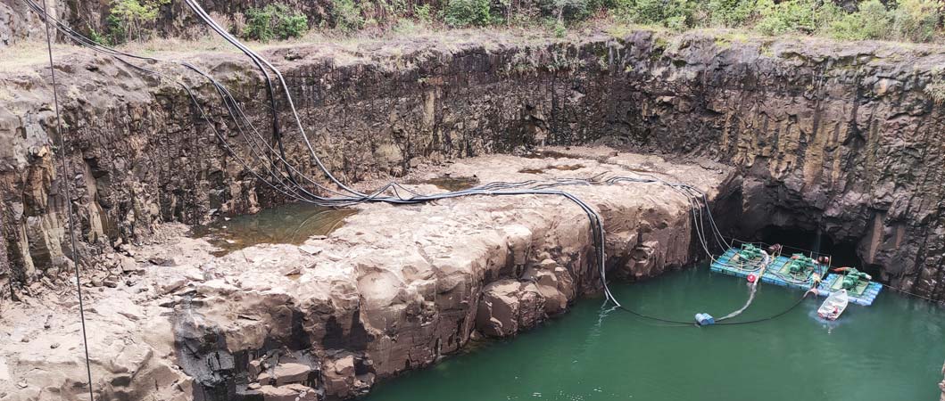 Motobombas para reparação emergencial em usina hidrelétrica no Paraná