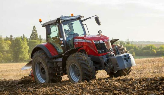 Tecnologia permite que trator opere em velocidades precisas com baixo consumo