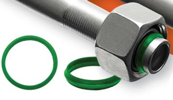 Sistema de conformação de tubos com vedação por elastômero