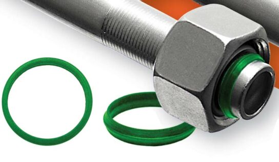 Sistema de conformação de tubos com vedação por elastômero