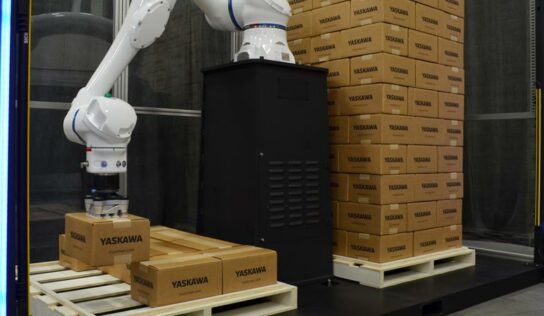 Novo cobot fará demonstração de paletização de caixas até 2 metros de altura