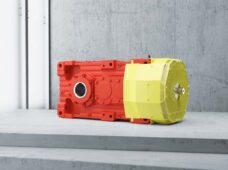 Redutores industriais de grande porte têm engrenagens helicoidais e cônicas