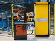 Empresa de portas automáticas apresenta janela de segurança para automação